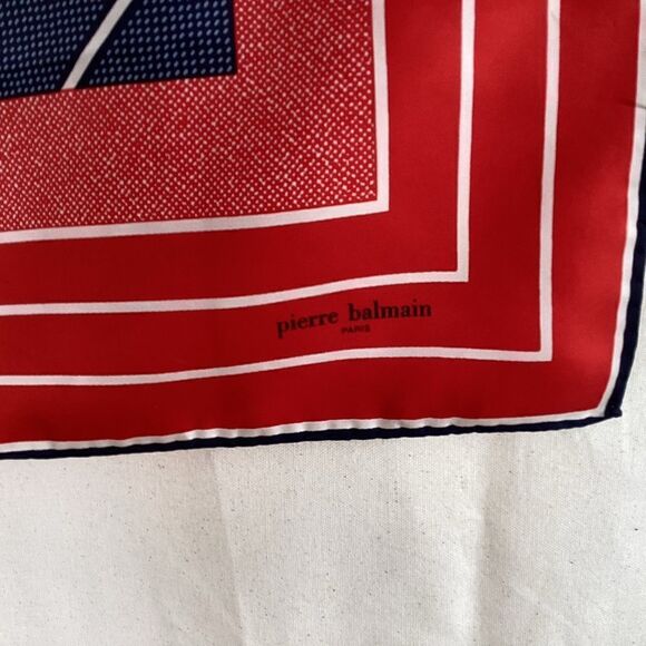 Vintage Pierre Balmain Paris scarf. SC0143 - Picture 3 of 6